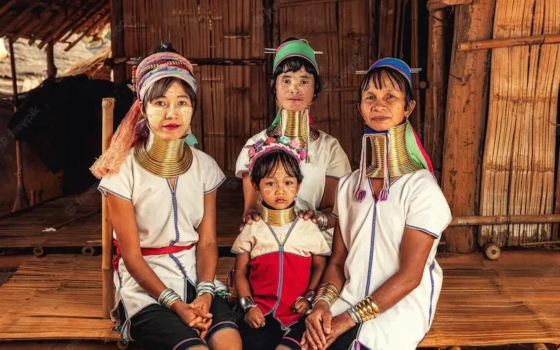 Làng Cổ dài (Long Neck Village)