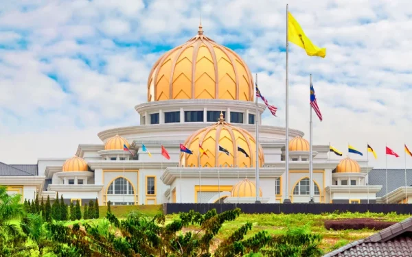 Cung điện Hoàng gia (Royal Palace)
