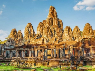 Du lịch Campuchia: Angkor Wat huyền bí - Nagaworld - Hoàng Cung