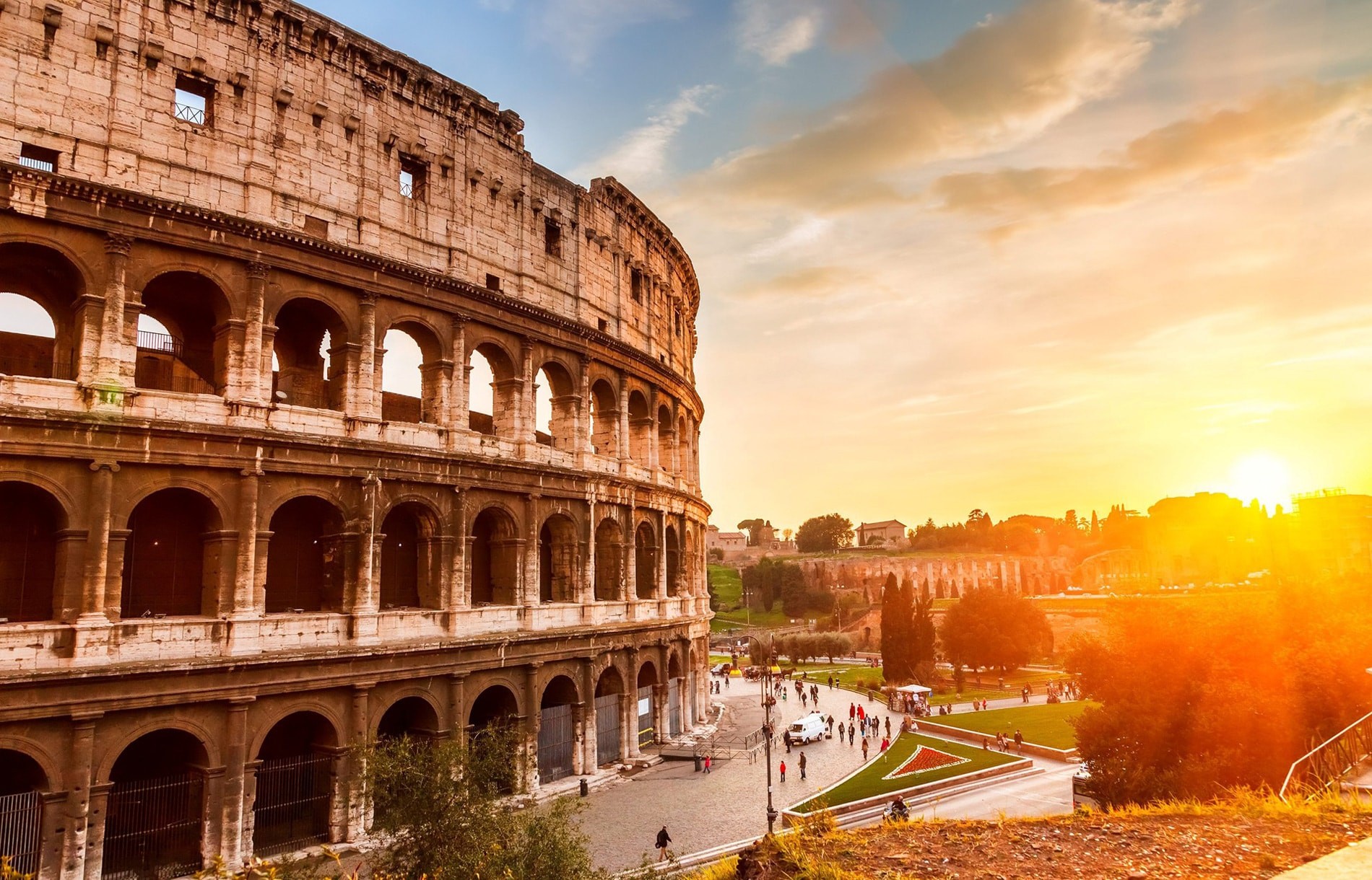 Hành Trình Xuyên Châu Âu: Từ Paris Hoa Lệ Đến Rome Lịch Sử