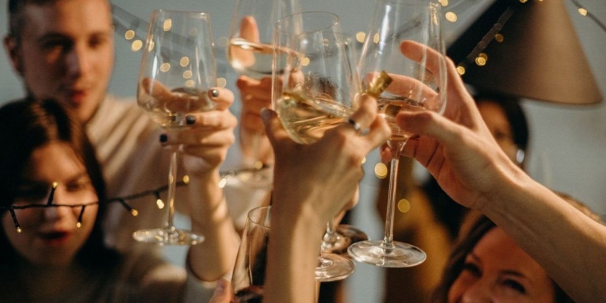 Tổ Chức Sự Kiện Cuối Năm Cho Công Ty: Cách Tạo Dấu Ấn Đáng Nhớ Cho Nhân Viên