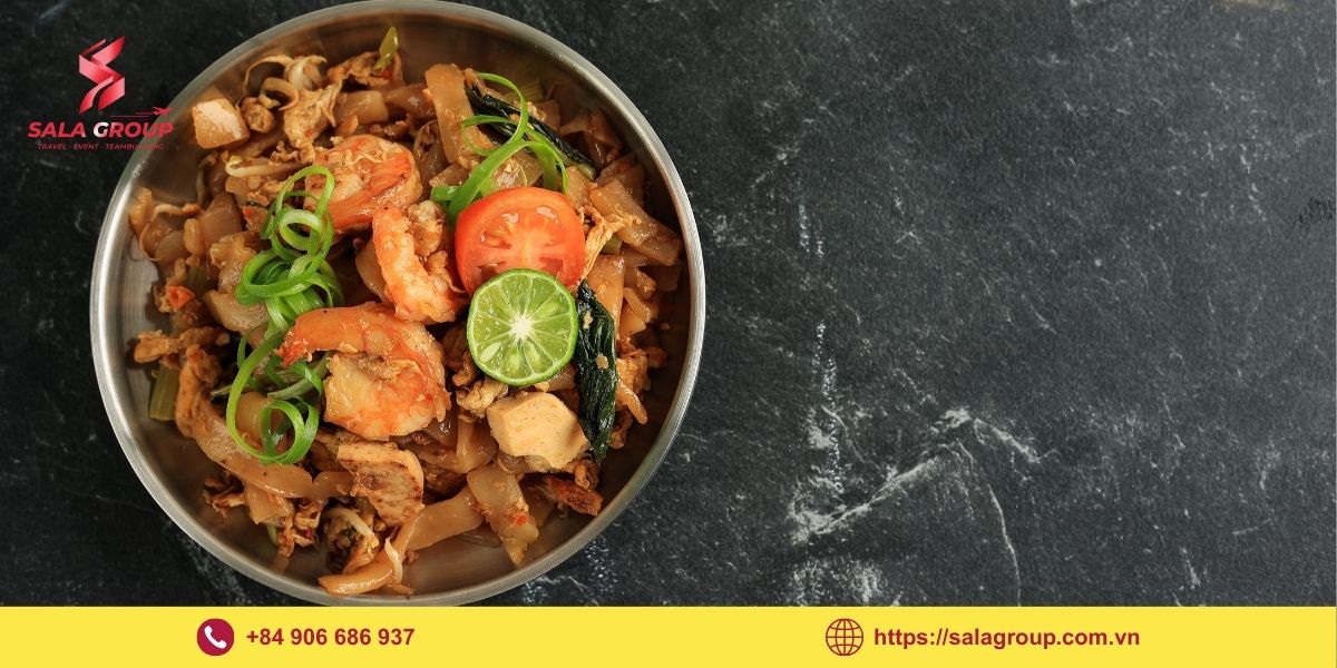 Char Kway Teow - Mì xào trứ danh của người địa phương