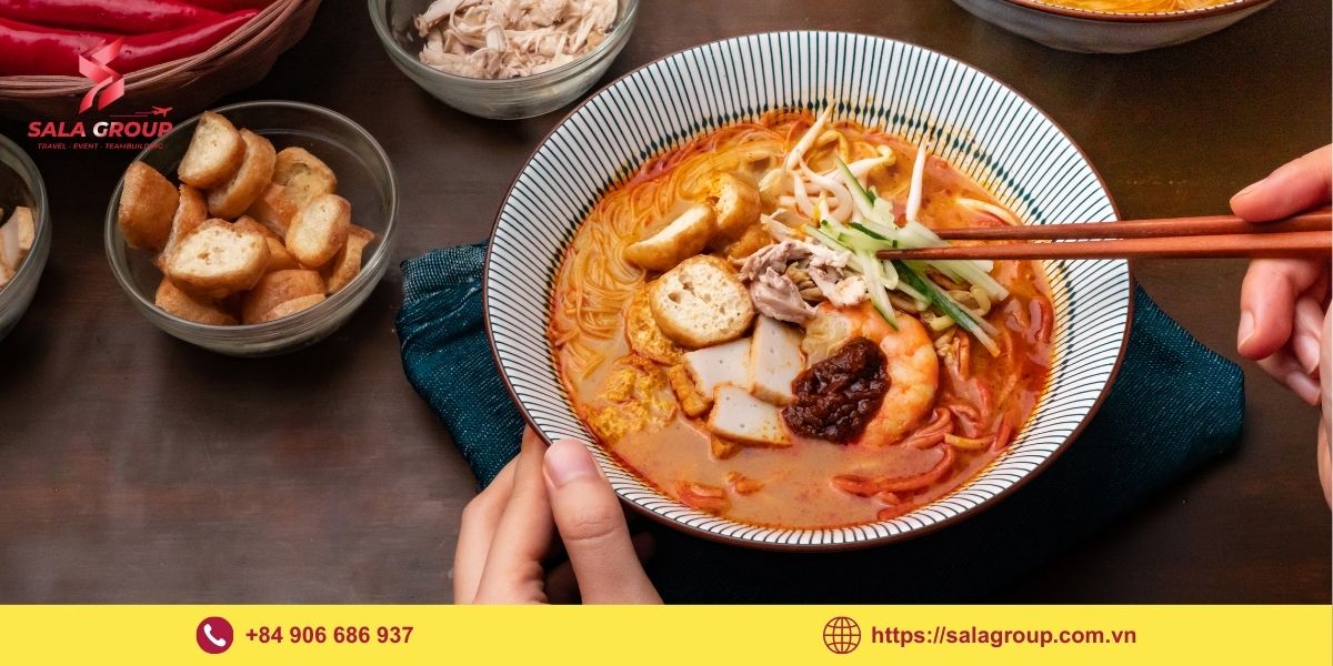  Laksa - Sự hòa quyện giữa béo, cay và đậm đà