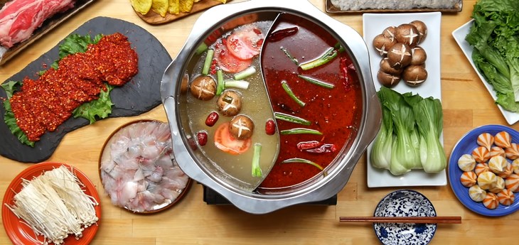 Thưởng thức Lẩu Tứ Xuyên