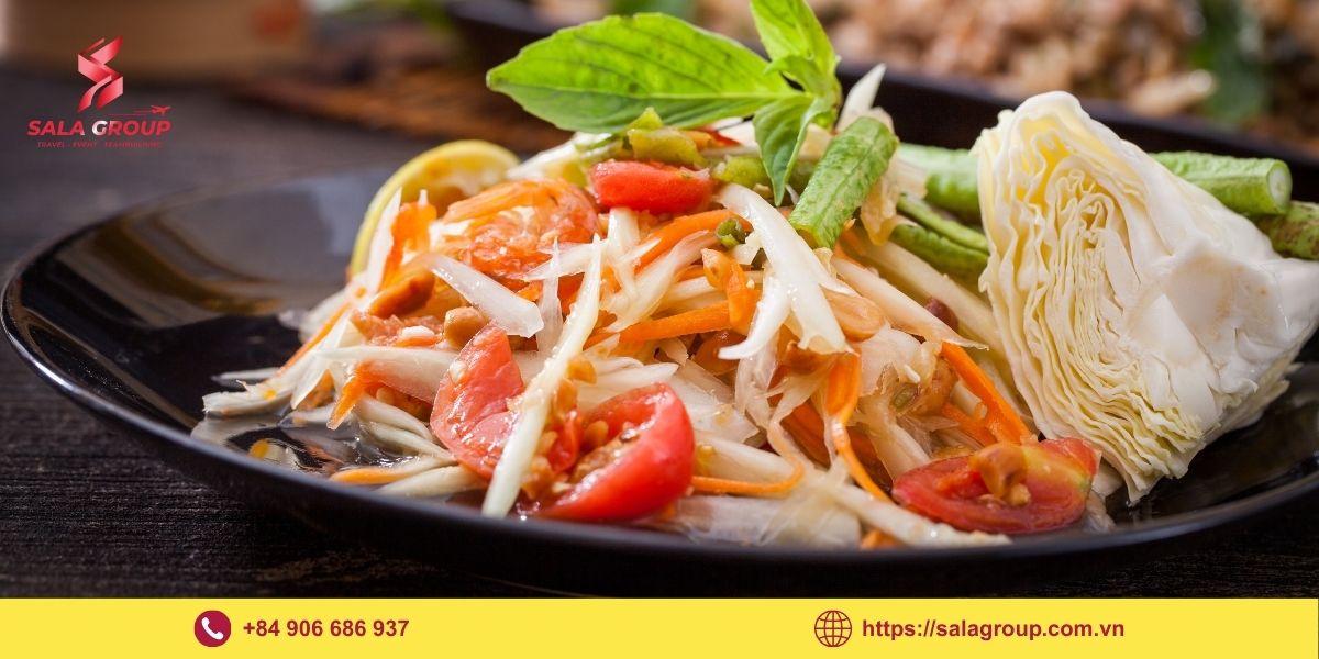 Som Tum - Gỏi đu đủ Thái Lan chua cay cuốn hút