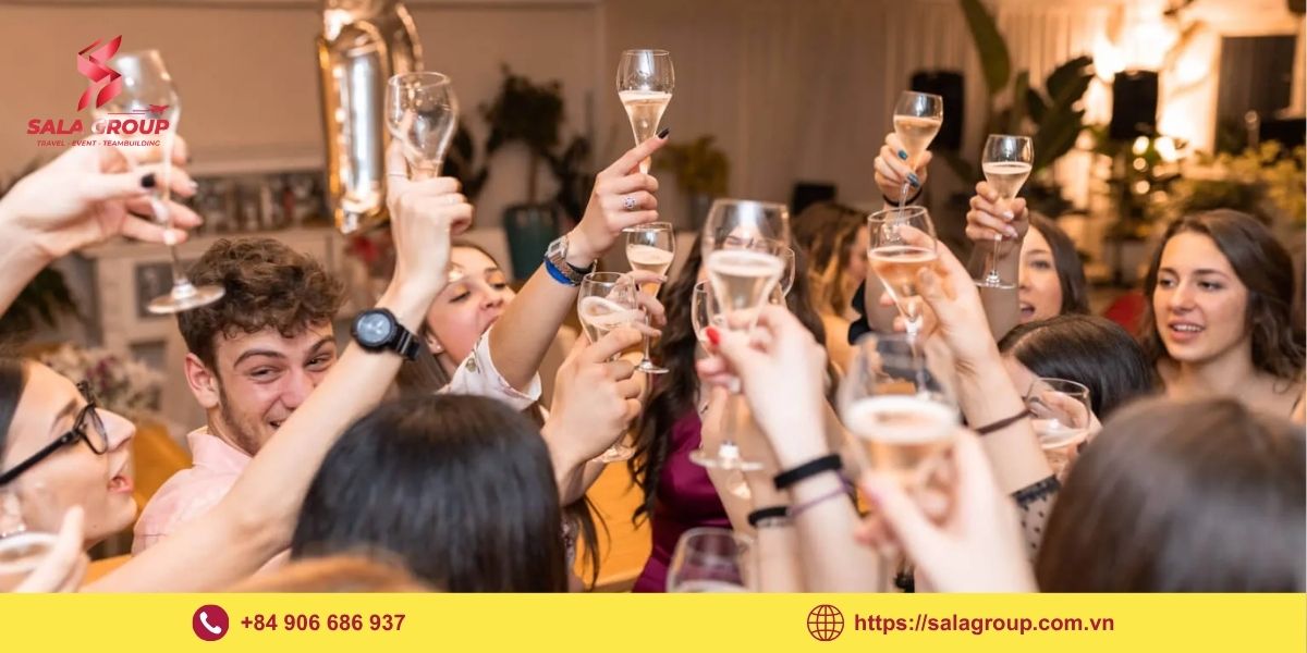 Year End Party - Hơn cả một buổi tiệc tổng kết cuối năm